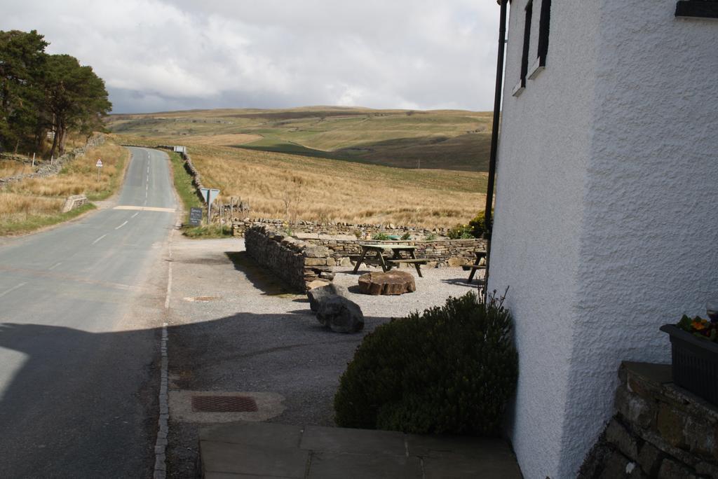The Moorcock Inn Hawes Extérieur photo